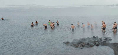 Лейгарватн
 Исландия - 
воды под северным сиянием
