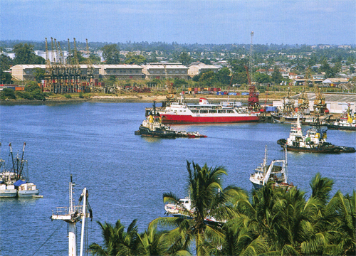 Дар-ЭС-САЛИМ - крупнейший город-порт Восточной Африки